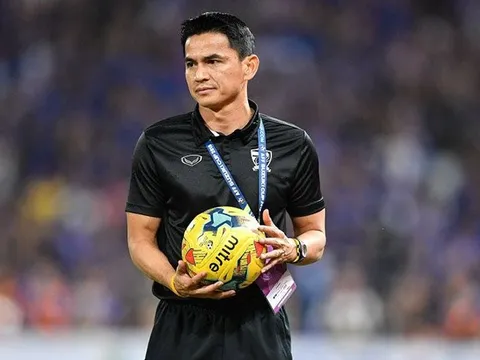 Thái Lan mời thầy cũ của Messi thay Kiatisuk?