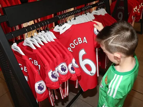 Top 10 áo đấu bán chạy nhất Premier League: M.U vô đối