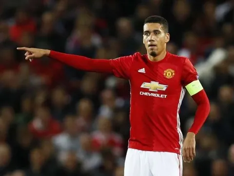 Top 10 hậu vệ hay nhất Premier League 2016: Ai mới là cận vệ số một?