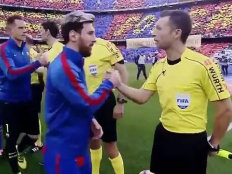 Trọng tài bắt El Clasico bị phạt vì "quá thân thiện" với Barca