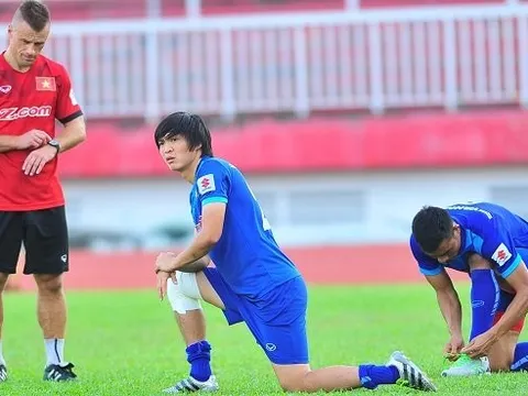 Tuấn Anh làm khán giả 8 vòng đầu tại V-League 2017