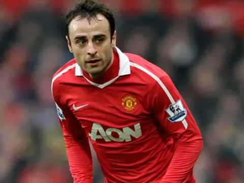 Về đỡ bóng, Pogba phải 'bái sư' Dimitar Berbatov