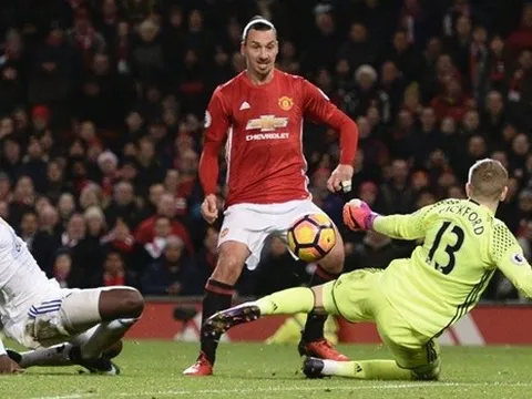 Vì đâu 35 tuổi, Ibrahimovic vẫn gieo rắc sợ hãi?