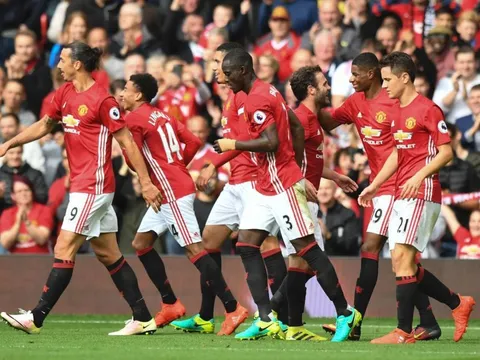 Vòng 15 Ngoại hạng Anh: M.U hạ Tottenham; Địa ngục chờ Leicester City