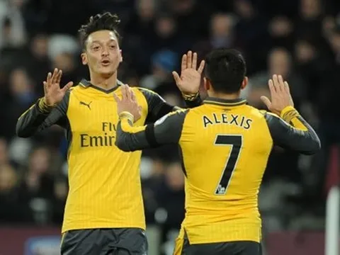 Wenger thừa nhận khả năng thất bại việc 'giữ chân' Oezil, Sanchez