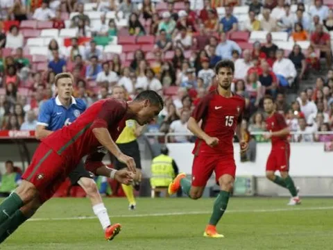 02h00 ngày 15/06, Bồ Đào Nha vs Iceland: Gánh cả cơ đồ