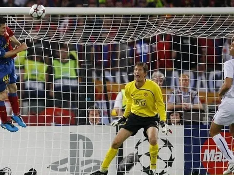 Lionel Messi khơi lại nỗi đau của Man United