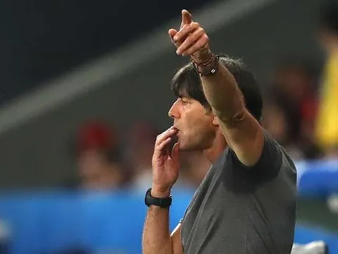 Cạn lời với những tình huống mất vệ sinh nhất của Joachim Low
