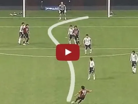 10 bàn thắng kiểu Knuckleball đẹp mắt nhất