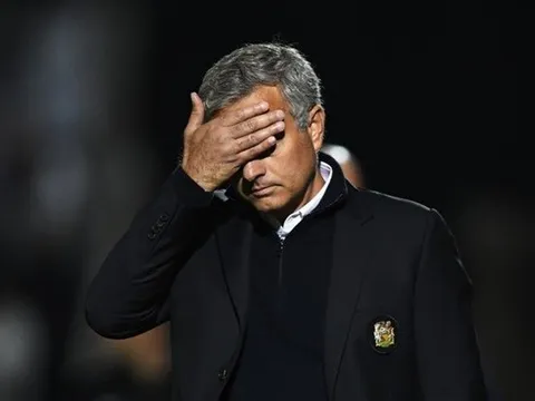11 thống kê cho thấy Mourinho đang bất lực với M.U