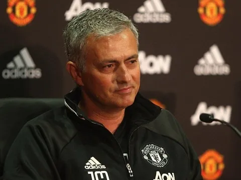 Mourinho không quên 'đá xoáy' Wenger và Van Gaal