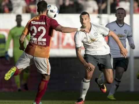 Siêu phẩm của Ibra, cú đúp của Rooney giúp Man United hủy diệt Galatasaray