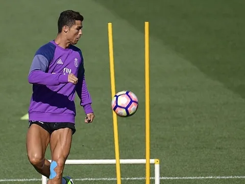 Chấn thương nhưng Ronaldo vẫn tập cực sung cùng Real