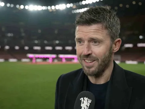 Carrick né câu hỏi của Berbatov trên sóng truyền hình