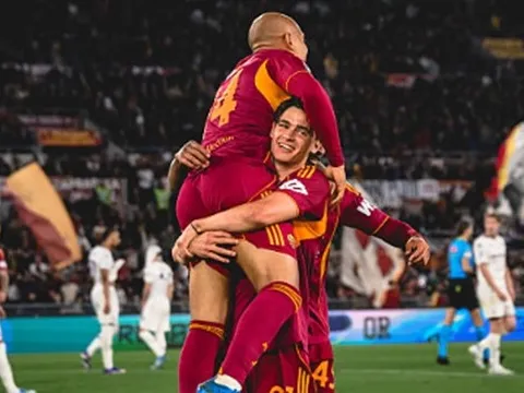 Vùi dập Fiorentina 4-0, Roma áp sát cuộc đua top 4 Serie A