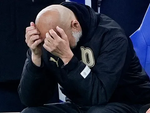 13 phút điên rồ có thể khiến Man City mất ngôi vương