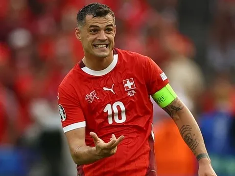 Peter Schmeichel khuyên Man Utd chiêu mộ Granit Xhaka