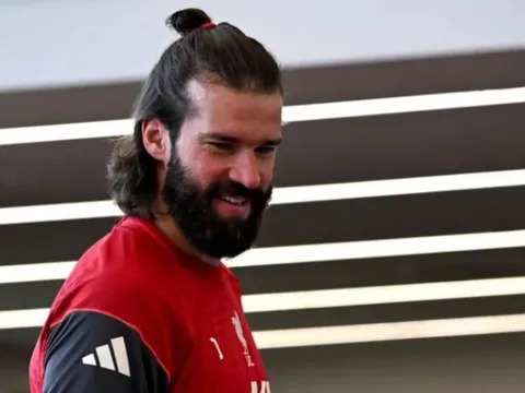 Tin đồn chuyển nhượng sáng 5/5: Juventus săn đón Alisson; Real Madrid nhắm Emery