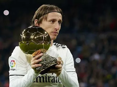 Luka Modric và đôi ống chân bằng gỗ đến Quả bóng vàng