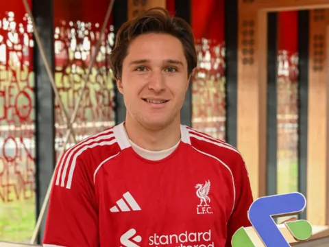 Federico Chiesa sẵn sàng giảm lương để rời Liverpool