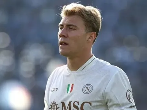 Schmeichel chỉ trích Man Utd vì bán Rasmus Hojlund giá 38 triệu bảng