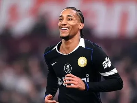 Romano hé lộ rào cản trong thương vụ Joao Pedro - Barcelona
