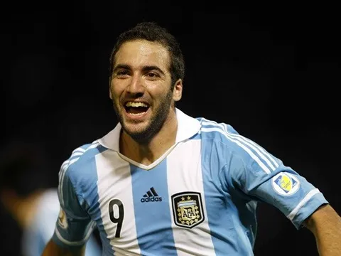 Chơi trội, West Ham ra giá khó tin cho Higuain
