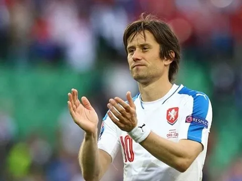 Chùm ảnh Rosicky chia tay kỳ EURO cuối cùng