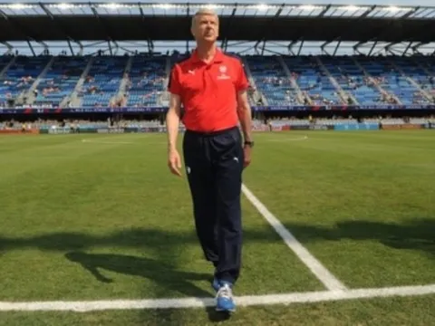 HLV Wenger hé lộ kế hoạch chuyển nhượng của Pháo thủ