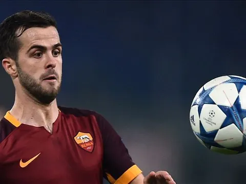 Juventus đánh bại M.U, Chelsea trong vụ Miralem Pjanic
