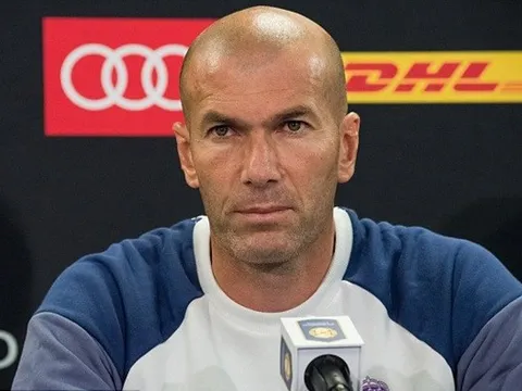 Chủ tịch Real giúp Zidane thoát cảnh 'bèo bọt'