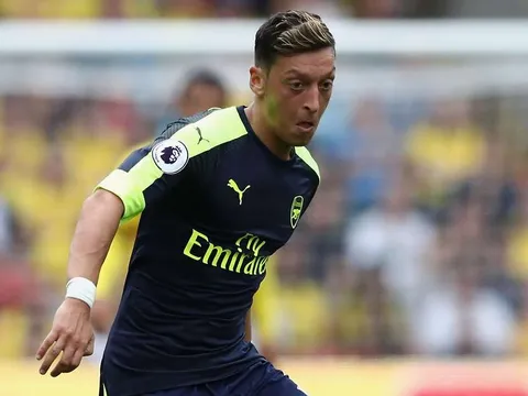 Xong tân binh, Arsenal tìm cách trói chân Oezil