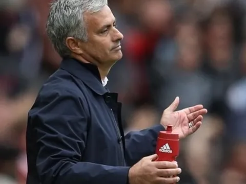 Mourinho thừa nhận Man Utd không có 'hứng' với Europa League