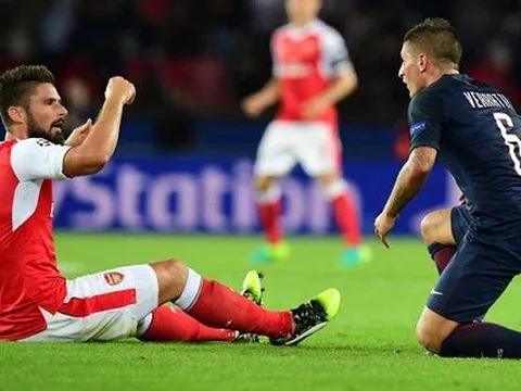 Ấm ức thẻ đỏ, Giroud khen Verratti diễn quá sâu