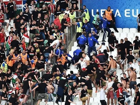 Ẩu đả tiếp tục diễn ra trong trận đấu giữa Hungary và Iceland