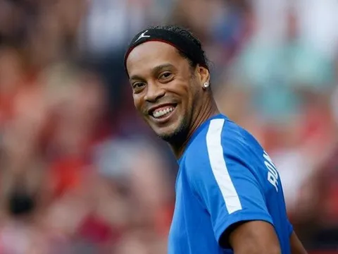 5 bàn/trận, Ronaldinho làm bùng nổ làng futsal thế giới