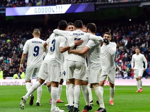 5 điểm nhấn Real Madrid 2-1 Sporting Gijon: Ronaldo vượt Messi, Suarez