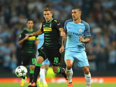5 điểm nhấn sau trận Man City - Monchengladbach: Chiến binh Kolarov!