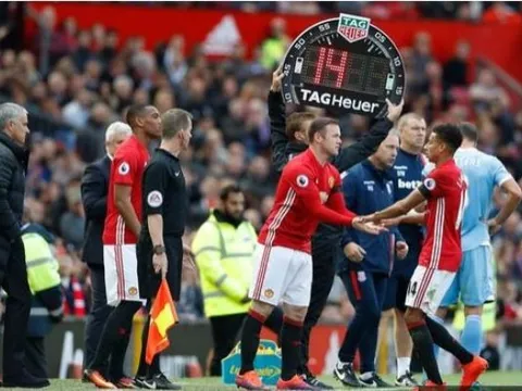 5 điểm nhấn sau trận Man United 1-1 Stoke City