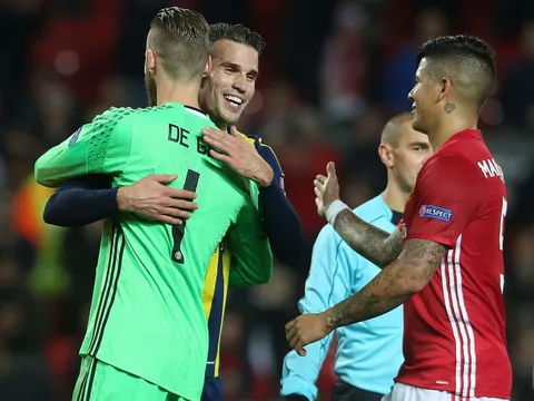 5 điểm nhấn sau trận Man United 4-1 Fenerbahce: Giá trị của Pogba, Van Persie đáng được yêu mến