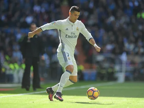5 điều rút ra sau thương vụ gia hạn hợp đồng của Ronaldo