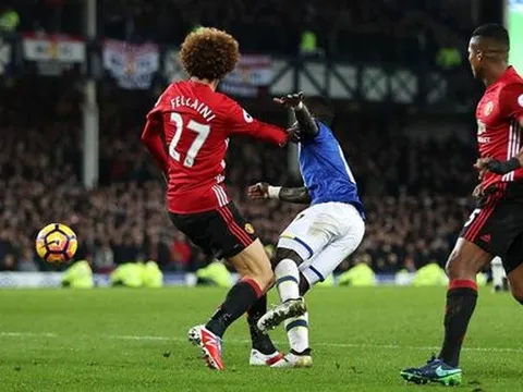 5 lí do khiến Mourinho nên "bán quách" Fellaini ngay mùa Đông