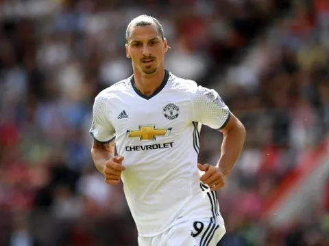 Zlatan Ibrahimovic sẽ ở lại M.U thêm 2 năm nữa