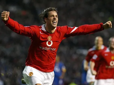 6 khoảnh khắc tệ hại của Arsenal tại Old Trafford