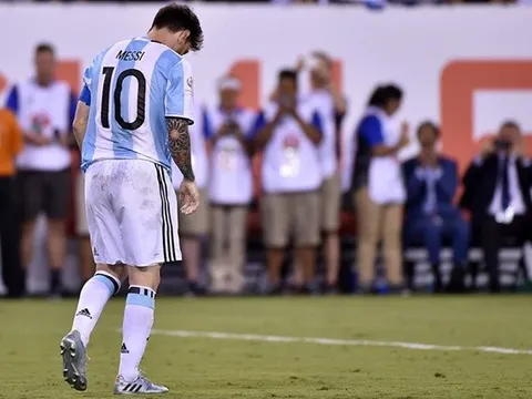 Xin đừng chê Lionel Messi là hèn, là kém