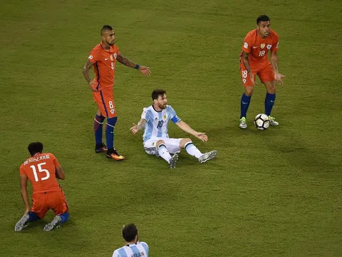 Ai cho Messi từ giã ĐTQG?