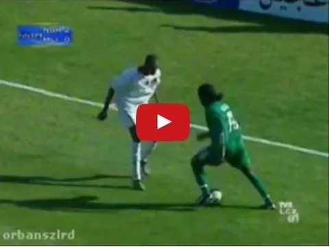 Alex Iwobi tái hiện pha gắp bóng qua người của Jay Jay Okocha