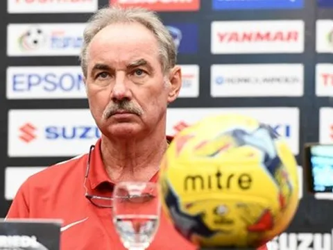 'Alfred Riedl quá cao tay trước Việt Nam'