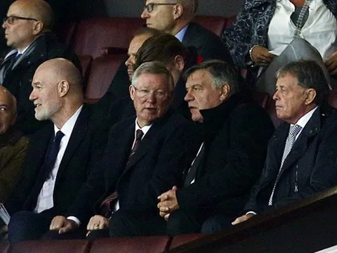Allardyce xuất hiện ở Old Trafford, chuẩn bị tái xuất
