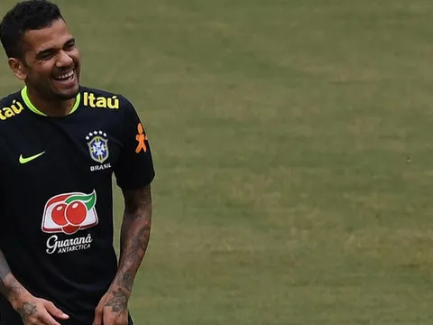 Alves: Brazil sẽ không sợ Messi